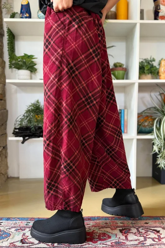 Arbi Needlecord Tartan Barrel Pant Burgundy